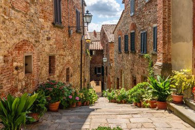 Lucignano, Arezzo eyaletinin harika bir köyü. Toskana, İtalya.