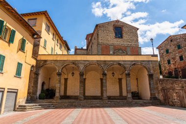 Lucignano, Arezzo eyaletinin harika bir köyü. Toskana, İtalya.