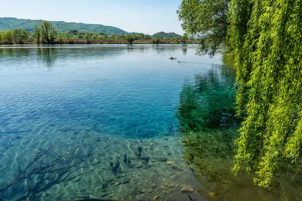 Idylliczny Widok Jezioro Posta Fibreno Rezerwat Przyrody Prowincji Frosinone Lazio Obrazy Stockowe bez tantiem