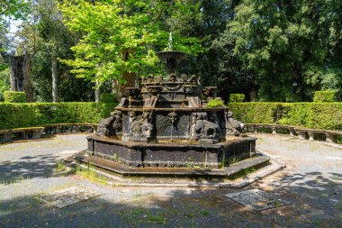 Viterbo, Lazio, İtalya 'nın Bagnaia eyaletindeki muhteşem Villa Lante' de manzara. Mayıs-02-2024