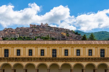 Muhteşem Certosa di Padula, manastır kompleksi ve Salerno, Campania, İtalya 'daki Unesco dünya mirası bölgesi..