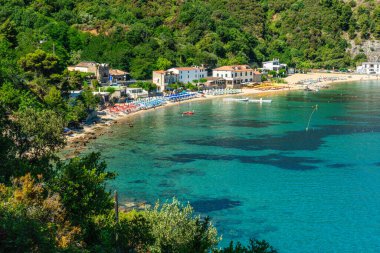 Cilento bölgesindeki Palinuro 'da muhteşem bir yaz deniz manzarası. Salerno ili, Campania, İtalya.