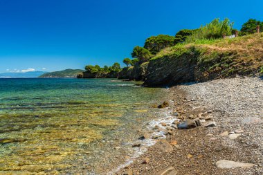 Cilento bölgesindeki Castellabate yakınlarındaki Punta Licosa 'da güzel bir Akdeniz manzarası. Salerno ili, Campania, İtalya.