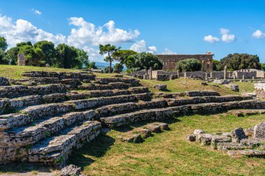 Salerno, Campania, İtalya 'daki Paestum' un görkemli arkeolojik bölgesi..