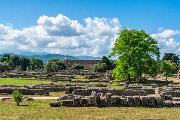 Salerno, Campania, İtalya 'daki Paestum' un görkemli arkeolojik bölgesi..