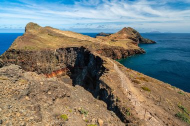 Portekiz 'in Madeira adasındaki Ponta de Sao Lourenco' da yaz manzarası.