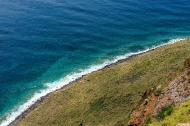 Miradouro do Fio 'dan bir yaz günü, Madeira Adası, Portekiz' de manzara manzarası.