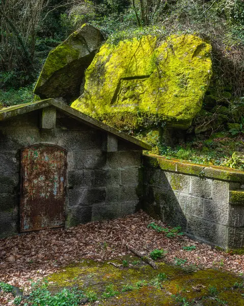 Arcionello Vadisi 'ndeki Viterbo' nun antik su kemeri. Lazio bölgesi, İtalya.