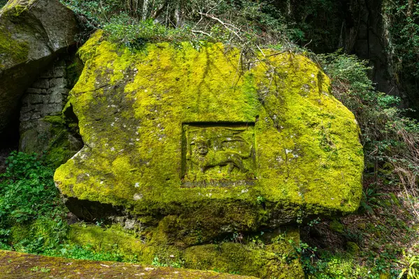 Arcionello Vadisi 'ndeki Viterbo' nun antik su kemeri. Lazio bölgesi, İtalya.