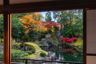 Yaz mevsimi boyunca güzel Daigo-ji Sambo-in Teien Garden. Kyoto, Japonya. 