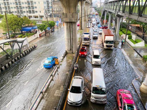 Samutprakan Thailand Oct 2022 Traffic Jam Water Flooding Sukhumvit Road — Stock Photo, Image