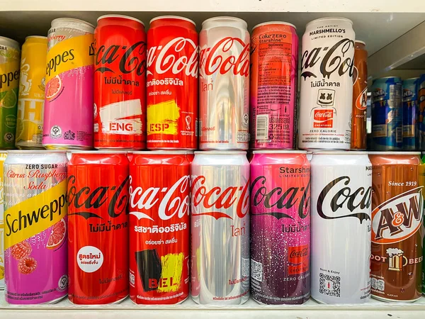 Bangkok Thaïlande Oct 2022 Nombreuses Saveurs Coca Cola Sur Étagère — Photo