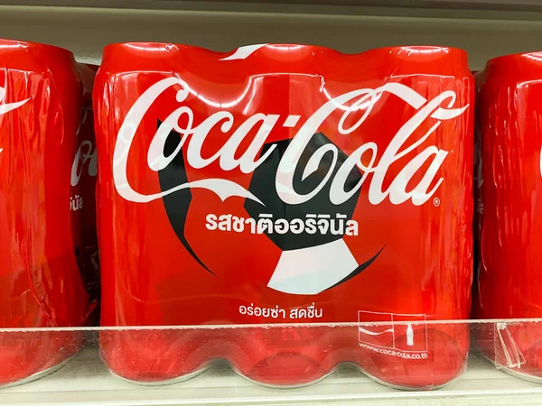 Prachinburi Thaïlande Nov 2022 Nombreuses Bouteilles Canettes Coca Cola Sur — Photo