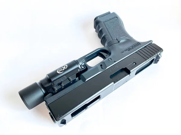 泰国曼谷 2023年3月21日 气枪Glock 18C手枪 白色背景的手电筒瞄准具 — 图库照片