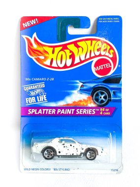 Bangkok Tayland - 25 Mart 2023: Hot Wheels serisi için bir paket Dead-cast araba modeli. Hot Wheels, Amerikalı oyuncak üreticisi Mattel 'in 1968 yılında piyasaya sürdüğü bir oyuncak otomobildir.