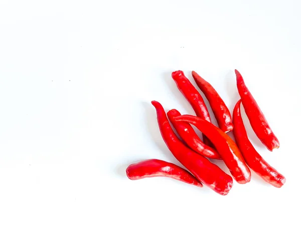 Świeże Czerwone Chili Miejsce Tekst Drewnianym Tle — Zdjęcie stockowe