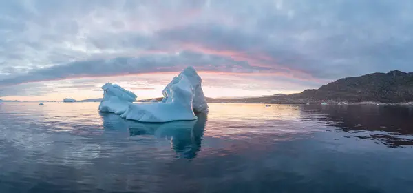 Paesaggio Naturale Artico Con Iceberg Antartide Con Tramonto Mezzanotte Alba — Foto Stock