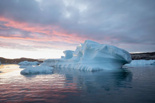 Paesaggio Naturale Artico Con Iceberg Antartide Con Tramonto Mezzanotte Alba — Foto Stock