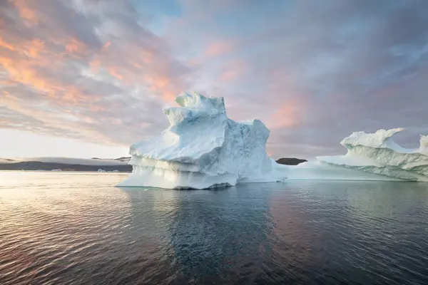 Arktická Krajina Ledovci Antarktidě Půlnočním Západem Slunce Obzoru Letní Půlnoční — Stock fotografie