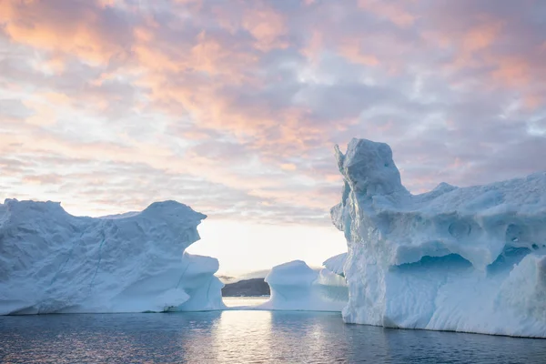 Paisagem Natureza Ártica Com Icebergs Antártida Com Sol Meia Noite — Fotografia de Stock