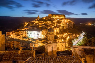 Ragusa (Ragusa Ibla), İtalya 'nın Sicilya adasındaki UNESCO miras kasabası. Ragusa İbla 'daki şehir manzarası, Ragusa ili, Val di Noto, Sicilya, İtalya.