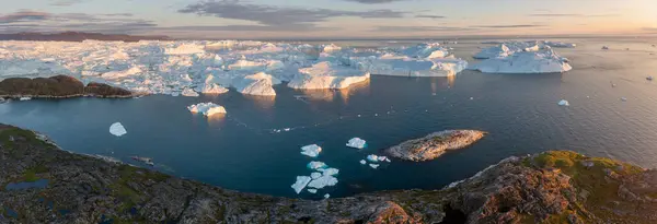 Paisagem Natureza Ártica Com Icebergs Antártida Com Sol Meia Noite — Fotografia de Stock