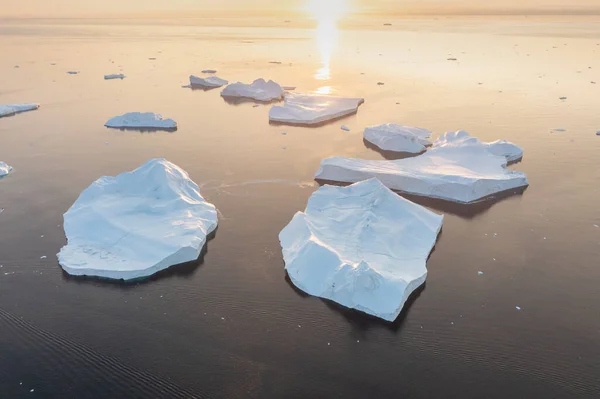 Ijsbergen Smelten Aan Kust Van Groenland Een Prachtige Zomerdag Smelten — Stockfoto