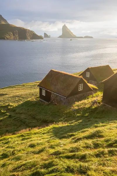 Casas Com Telhados Relva Aldeia Bour Ilha Vagar Ilhas Faroé Fotografia De Stock