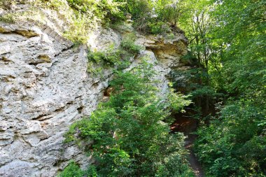 Yazın Kırım 'ın eski köyünün dağı..
