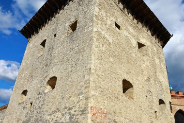 Ukrayna 'daki eski taş kale