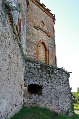 Ukrayna 'daki eski taş kale