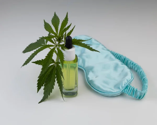 Cannabis Levél Egy Csepp Cbd Olaj Alvó Maszk Ökológiai Növényi — Stock Fotó
