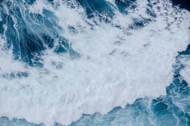 Mavi okyanus su yüzeyi arka planı