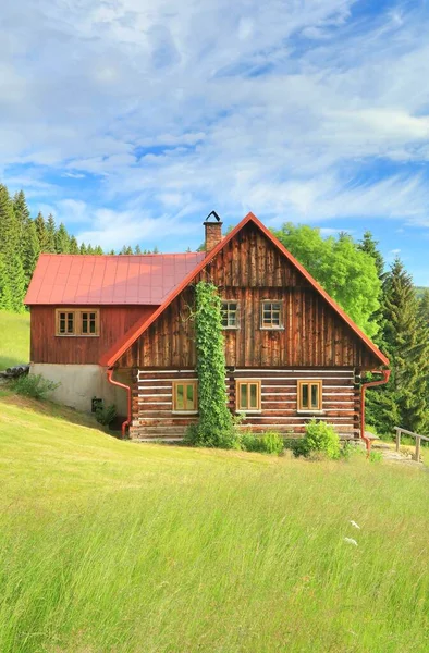 Beautiful Wooden Cottage Mountain Meadow — Stock Photo, Image