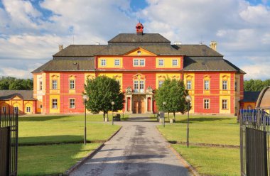 Çek Cumhuriyeti 'ndeki güzel Chroustovice kalesi