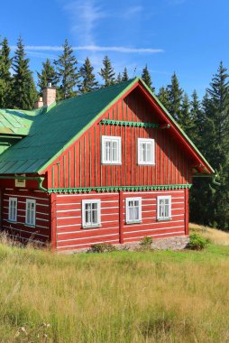 Çek Cumhuriyeti 'ndeki güzel dağ kulübesi