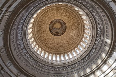 Washington, D.C. - 27 Kasım 2024: Washington Apotheosis of Washington and Frieze of American History, Constantino Brumidi 'nin 1865 yapımı freski Capitol' un kubbesinin içinde.