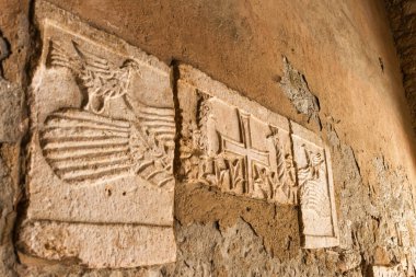 Akdeniz kıyısındaki Hristiyan ataların kayıtları.