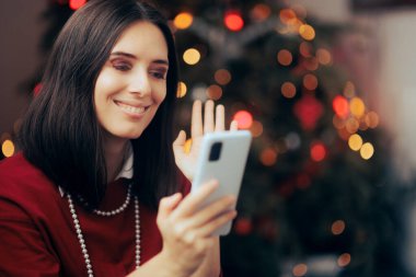 Video Telefon Konferansı ile Mutlu Kadın Bağlanıyor 