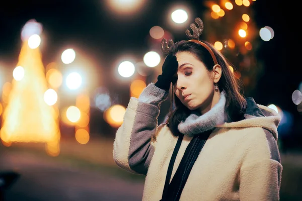 Стрессовая Женщина Забывает Важное Рождество — стоковое фото