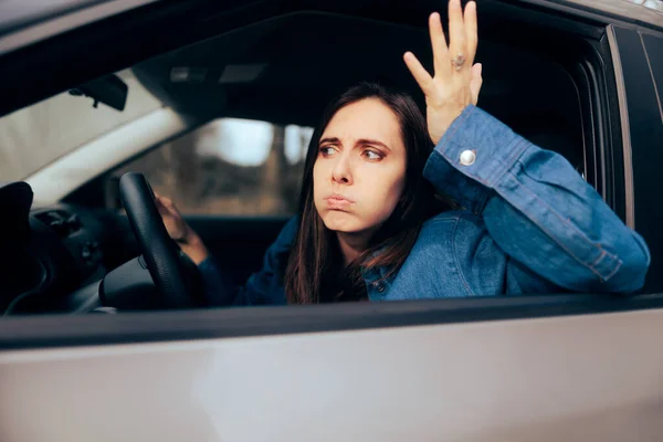 Donna Stressata Stare Nella Sua Auto Ingorgo Stradale — Foto Stock