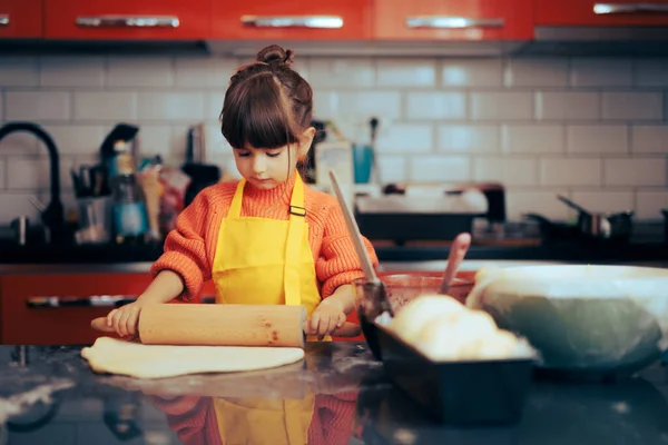 Little Girl Rolls Out Dough Rolling Pin — Stok Foto