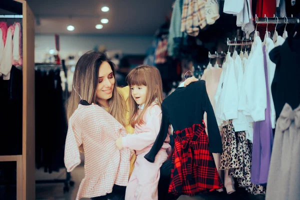 Madre Figlia Shopping Abiti — Foto Stock