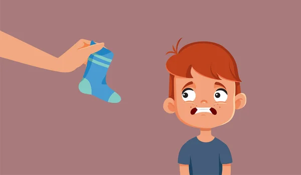 Mutter Zeigt Ihrem Peinlich Berührten Kleinen Jungen Eine Schmutzige Socke — Stockvektor