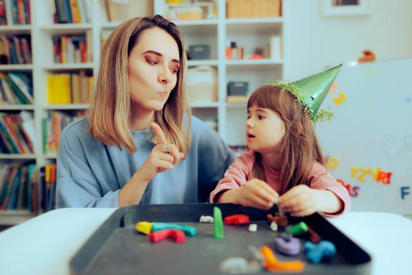 Matka Říká Žádné Nastavování Limitů Během Hraní — Stock fotografie