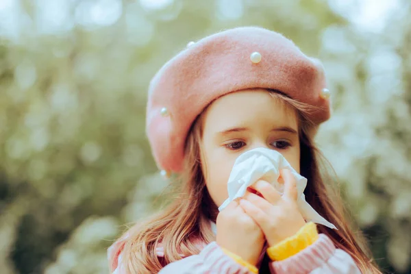 Kinderdoekje Runny Nose Lijden Aan Lente Allergieën — Stockfoto