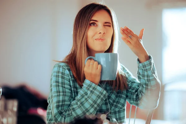 Woman Smelling Her Morning Beverage Feeling Repulse — Stock Photo, Image