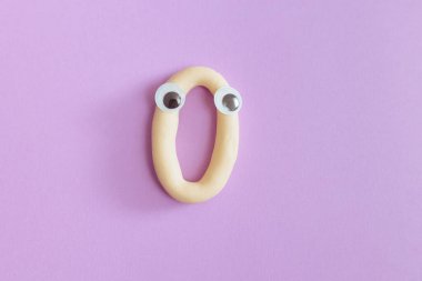 Komik Gözlü Plastikten Sıfır Numara