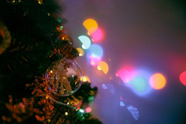 Dettaglio Colorato Albero Natale Con Palline Luci Ornamentali — Foto Stock