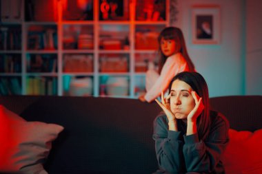 Stresli Anne Evde Yaramaz Hiperaktif Bir Çocukla Uğraşıyor